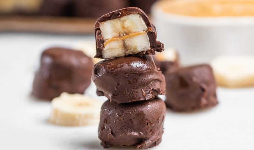 This chocolate frozen banana bites recipe will be your go-to snack hack