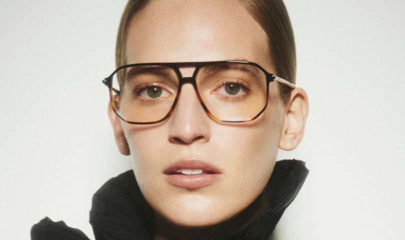 Discover blue light glasses, the clever accessory that combines fashion and function