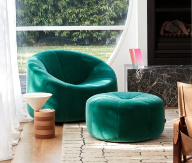 Go full circle with curved chairs, the furniture trend we can’t get enough of