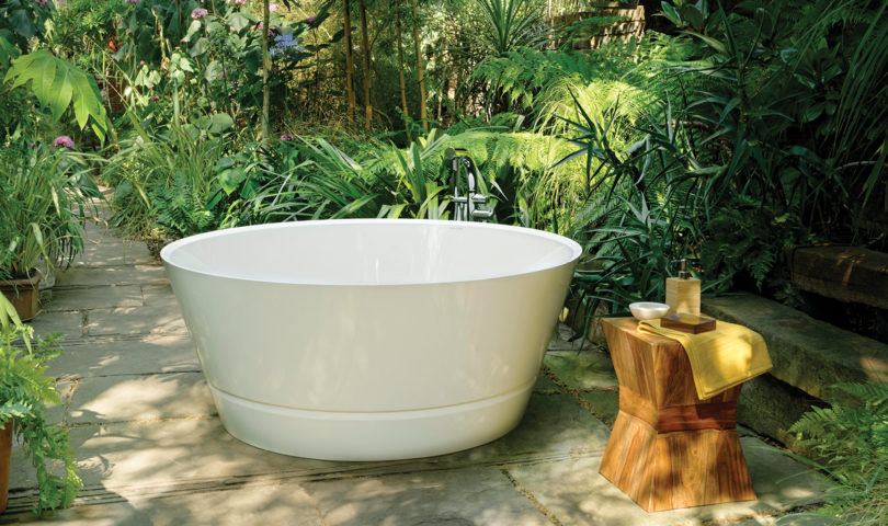 Bathe yourself in beauty with this sculptural design that’s perfect for outdoor bathrooms