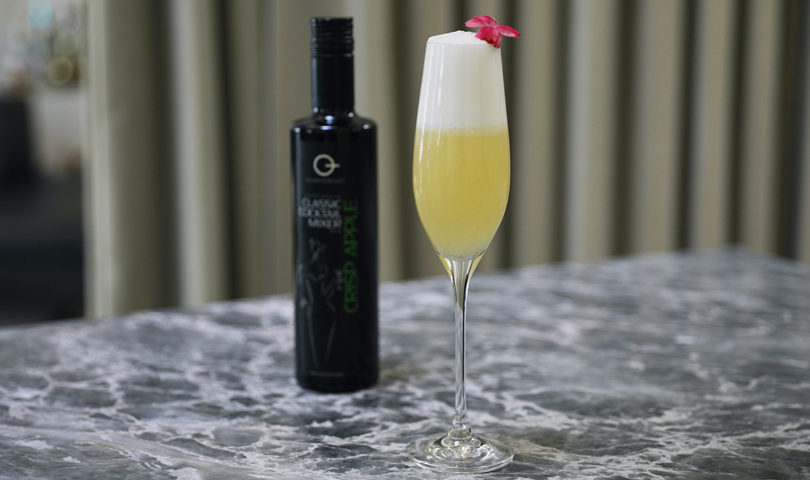 Make your next party a hit with Quarterpast’s Crisp Apple Gin Fizz cocktail 