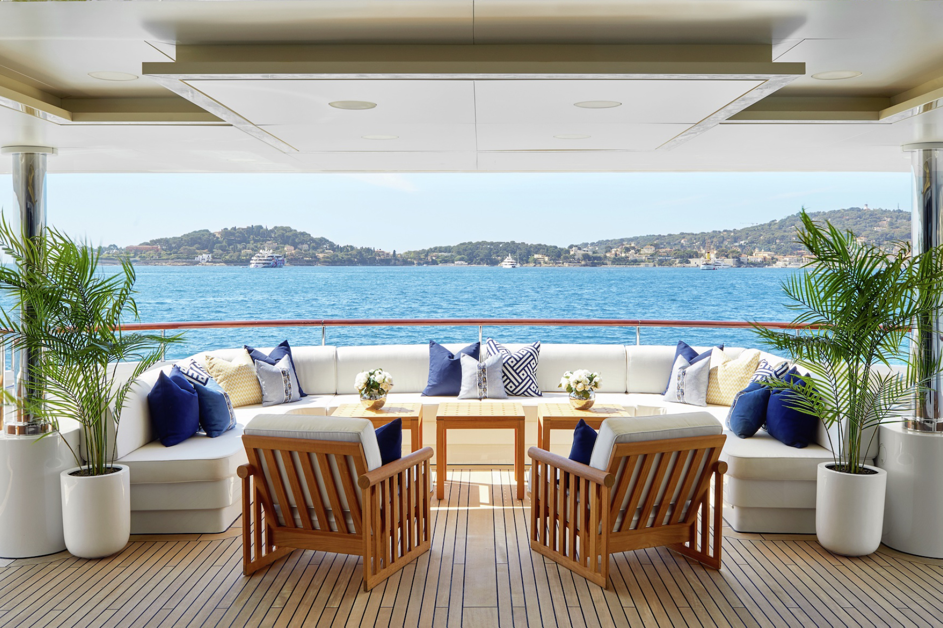 Luxury yacht charter