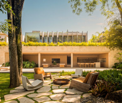 See inside a striking home in São Paolo, designed by the renowned Studio Arthur Casas