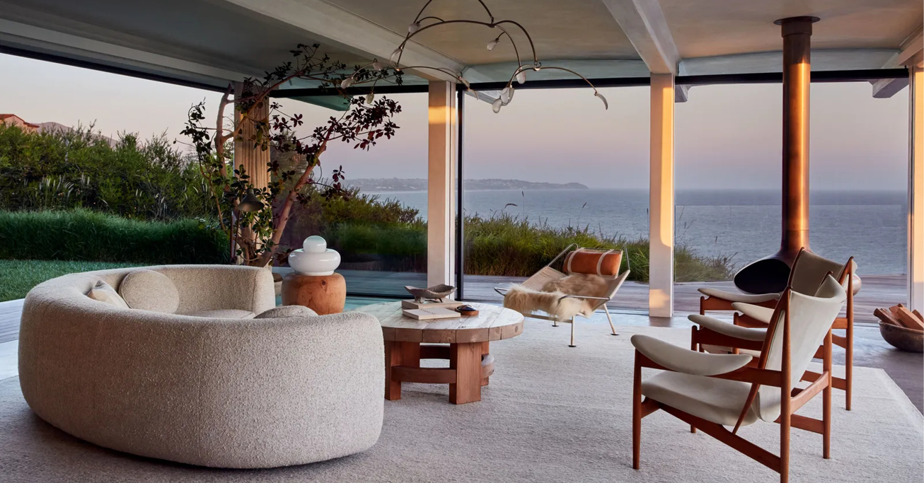 Create indoor-outdoor flow with this seasonal furnishings update