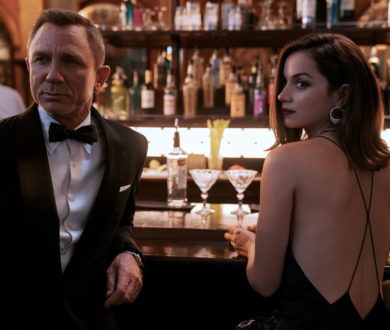 How To: Get a Bartender’s Attention