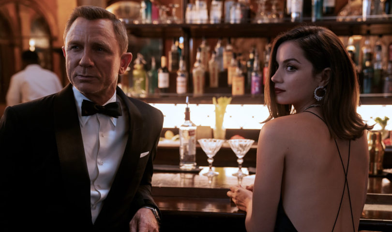 How To: Get a Bartender’s Attention